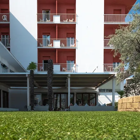 Continental Hotel 3*