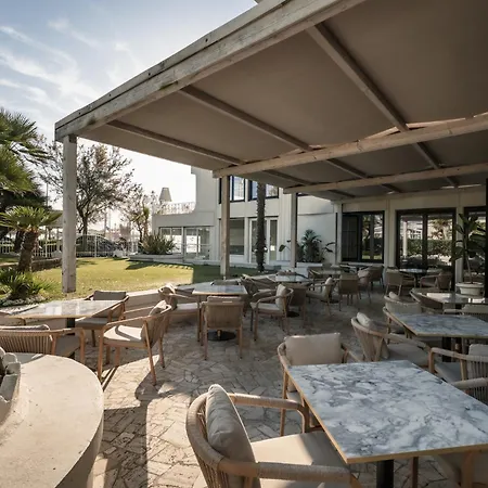 Ξενοδοχείο Continental 3*